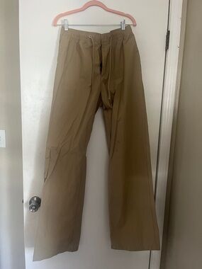 Djerf Avenue Wide-Leg Cargo Pants in Tan